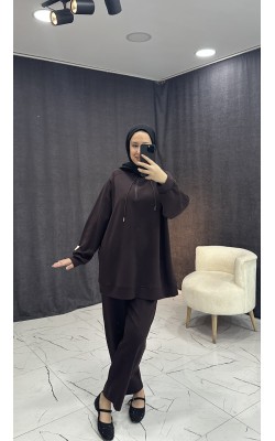 KAHVE RENGİ YÜKSEK YAKALI BASKI TAKIM