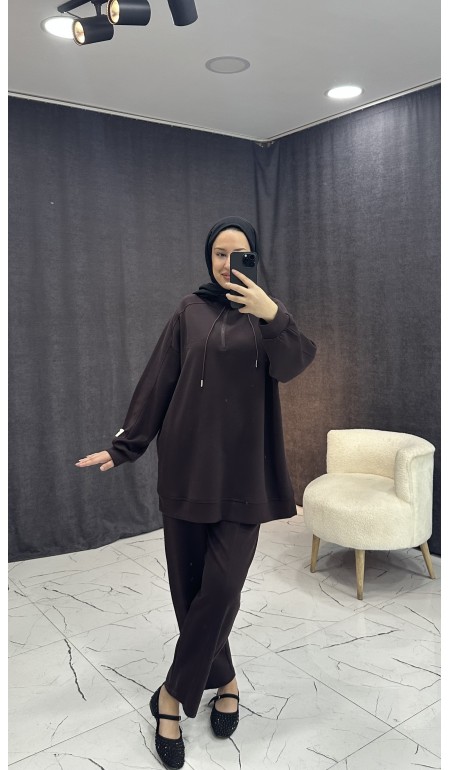 KAHVE RENGİ YÜKSEK YAKALI BASKI TAKIM