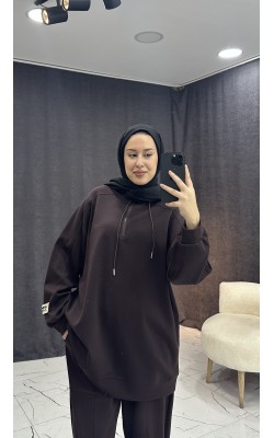 KAHVE RENGİ YÜKSEK YAKALI BASKI TAKIM