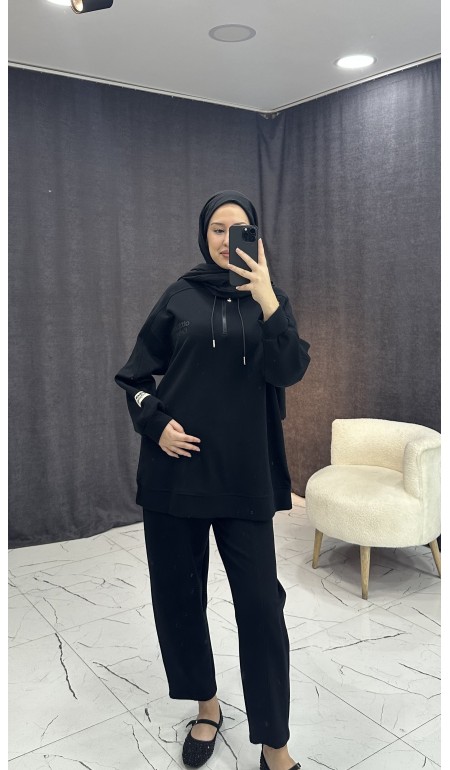 SİYAH YÜKSEK YAKALI BASKI TAKIM