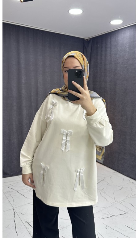 İNCİ KURDELE DETAYLI KREM SWEAT