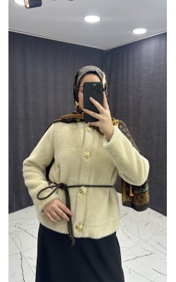 GOLD DÜĞME DETAYLI KEMERLİ TÜĞLÜ MONT BEJ RENGİ