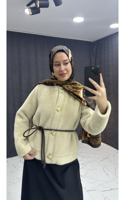 GOLD DÜĞME DETAYLI KEMERLİ TÜĞLÜ MONT BEJ RENGİ