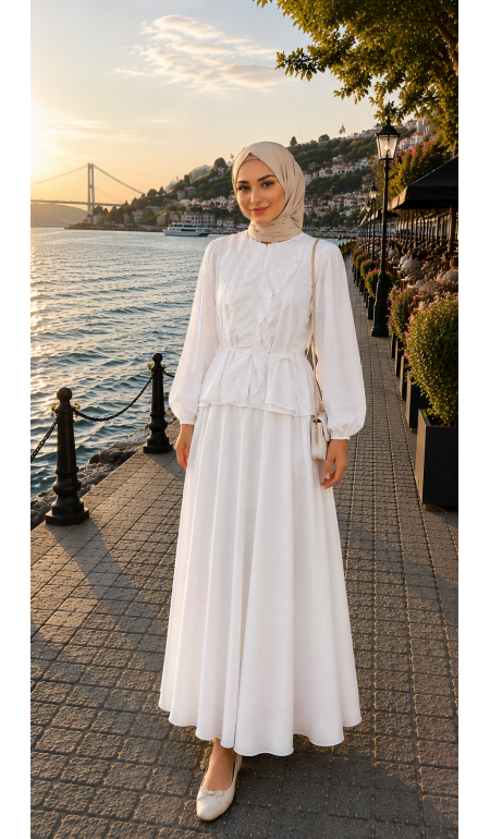 Beyaz Fırfırlı Etekli Takım
